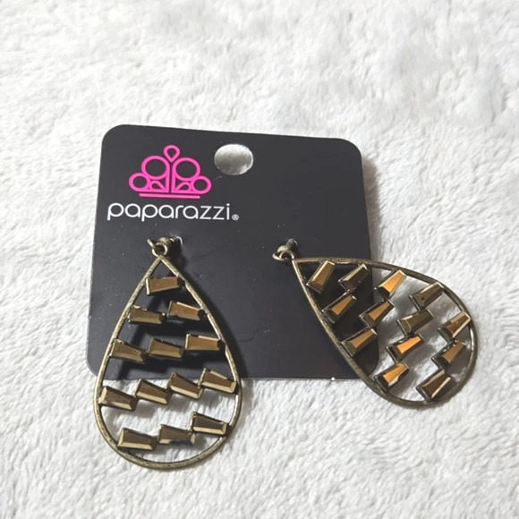 #406 NWT PPaparazzi Glitzy Grit Brass Earrings - Picture 4 of 6